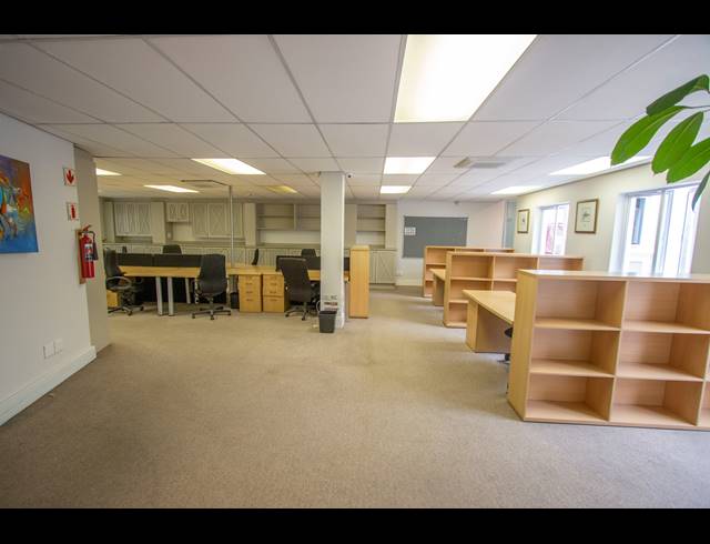 1,200M² OFFICE TO LET IN MELROSE ESTATE